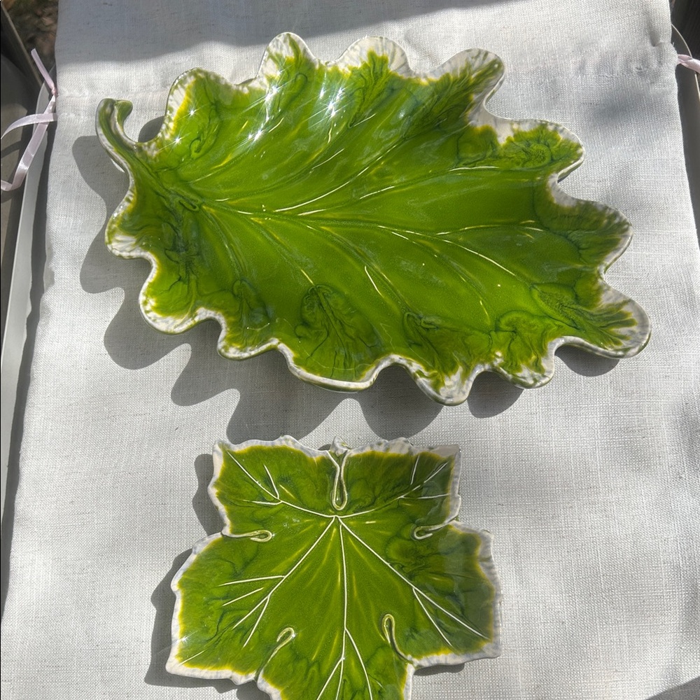 Vietri leaves platter and matching side dish. Nwts.